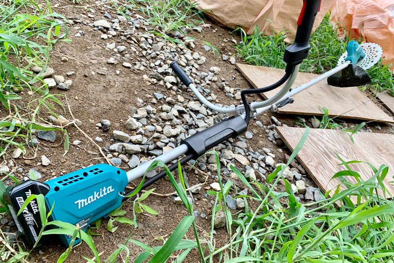 マキタの草刈機で現場もお庭も綺麗に整える。 上越の木の家設計、暮らしの工房